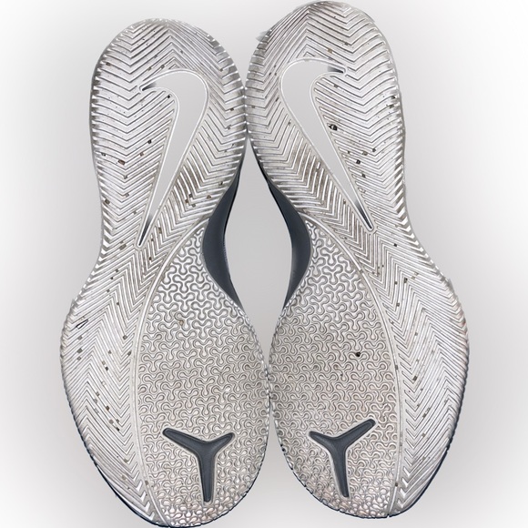 Nike Air Versatile - Picture 5 of 7